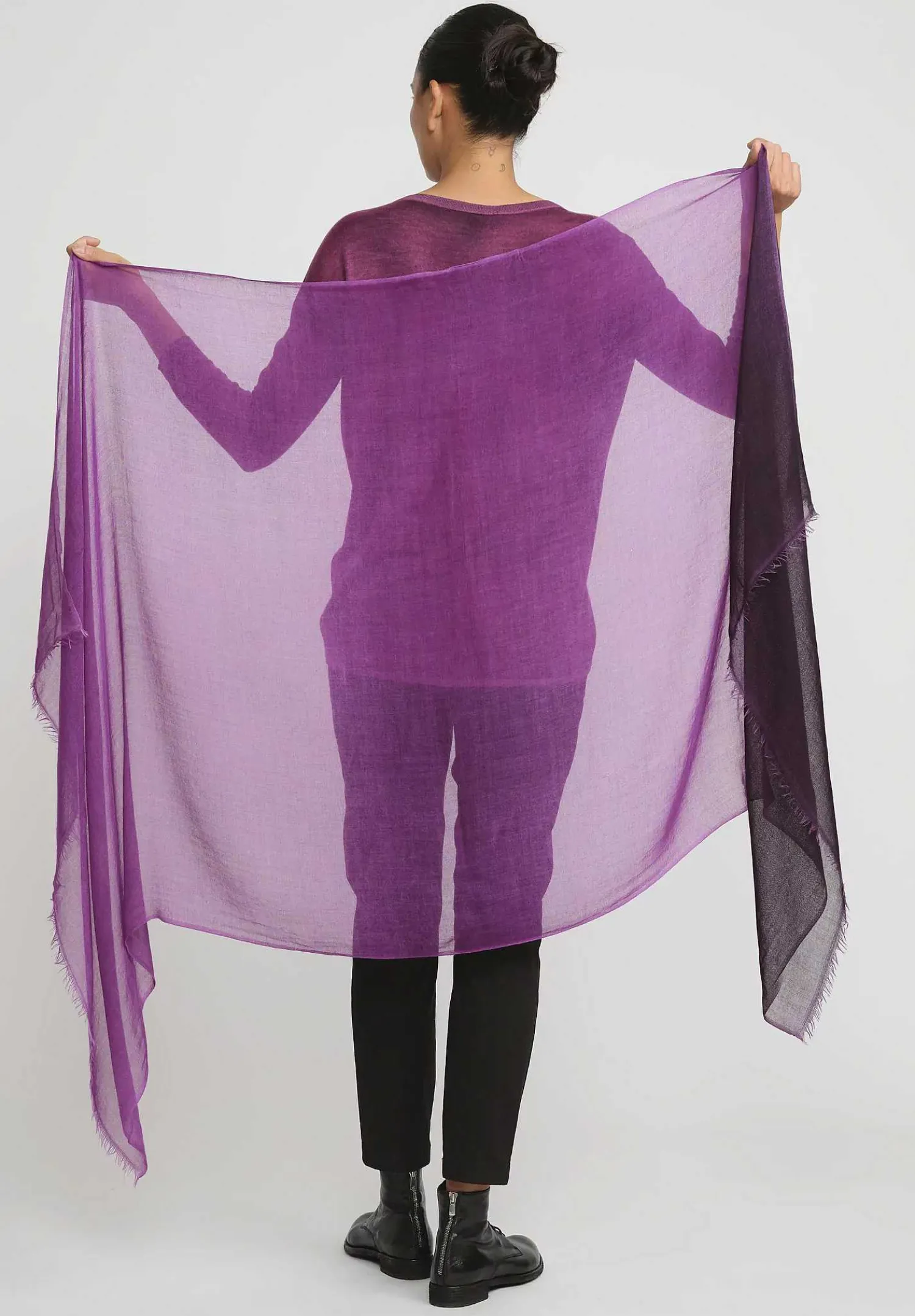 Avant Toi Cashmere Hand-Painted Sfumata Scarf In Nero Orchid Purple