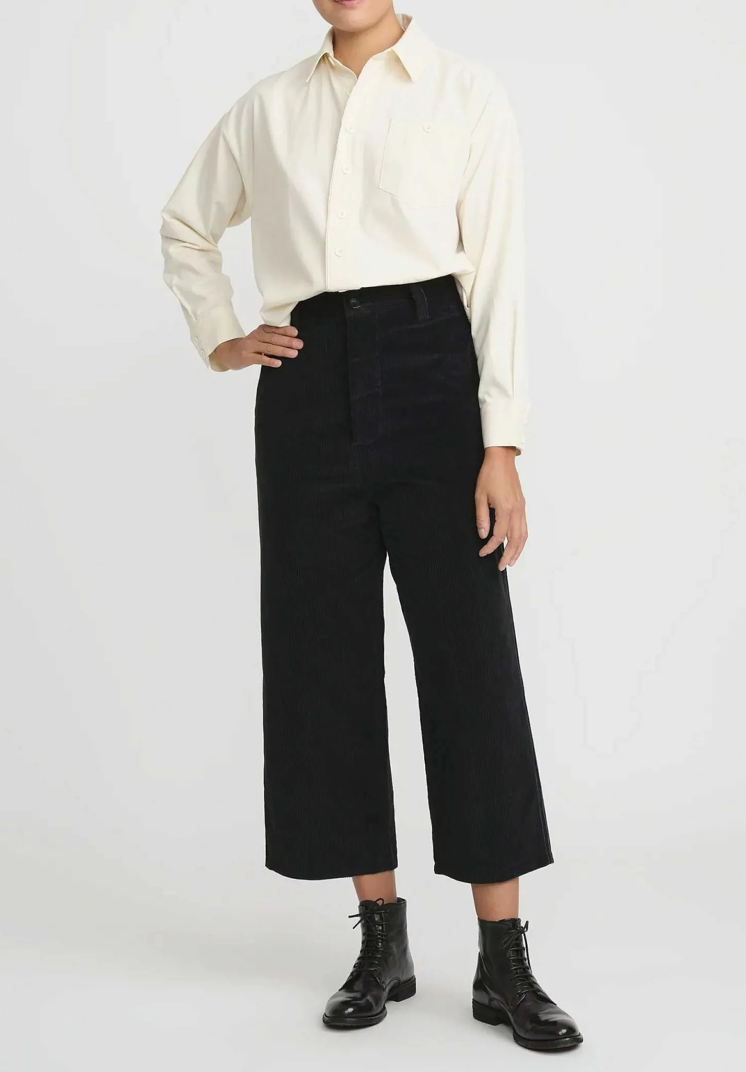 A Tentative Atelier Cotton Corduroy Roll Up Pants In Black