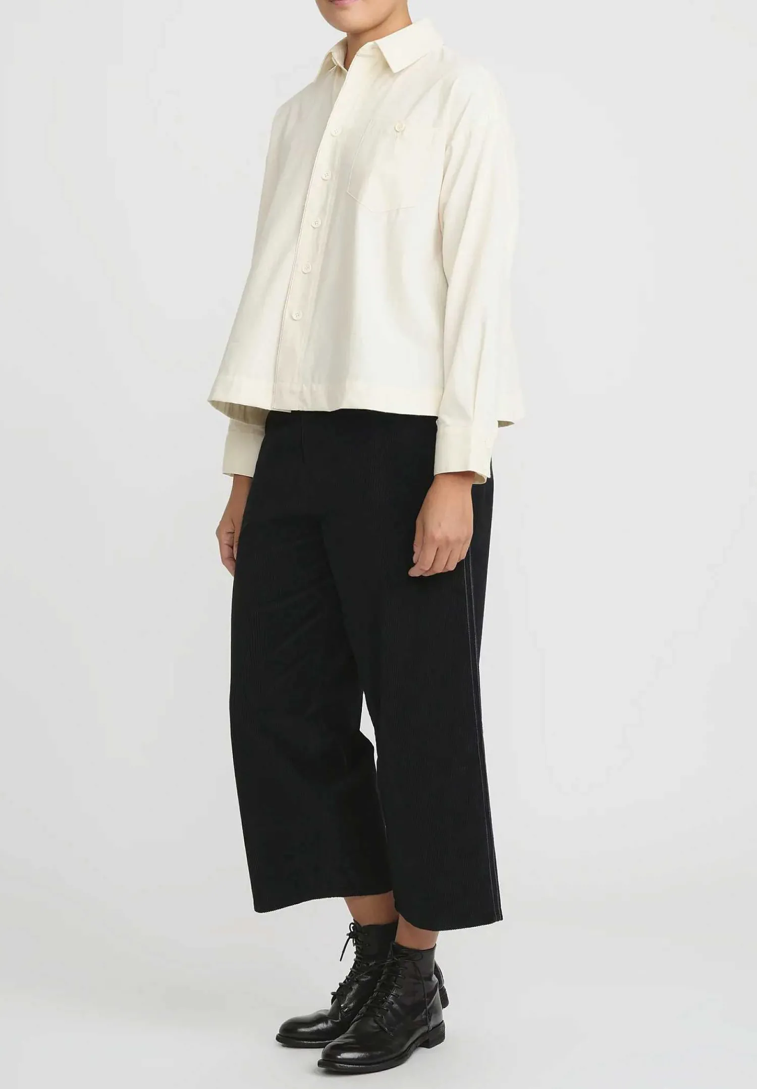 A Tentative Atelier Cotton Corduroy Roll Up Pants In Black