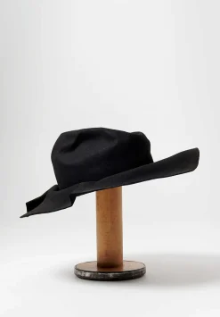 Horisaki Design & Handel Easy Burnt Rabbit Wrinkled Brim Hat In Black