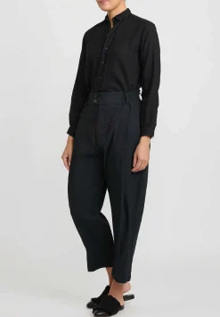 A Tentative Atelier Elastic Dart Pants In Black