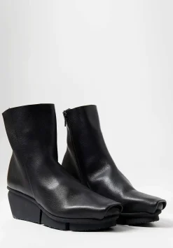 Trippen Flaw Boot In Black