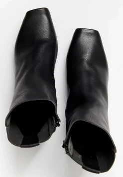 Trippen Flaw Boot In Black