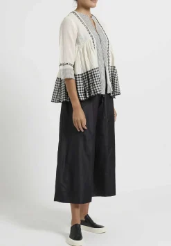 Péro Gathered And Crocheted Top In White & Black