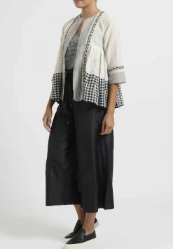 Péro Gathered And Crocheted Top In White & Black