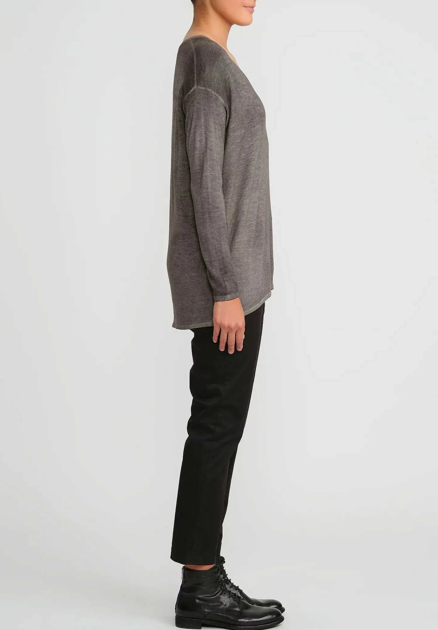 Avant Toi Hand-Painted Cashmere & Silk V-Neck Sweater In Nero Mushroom Grey