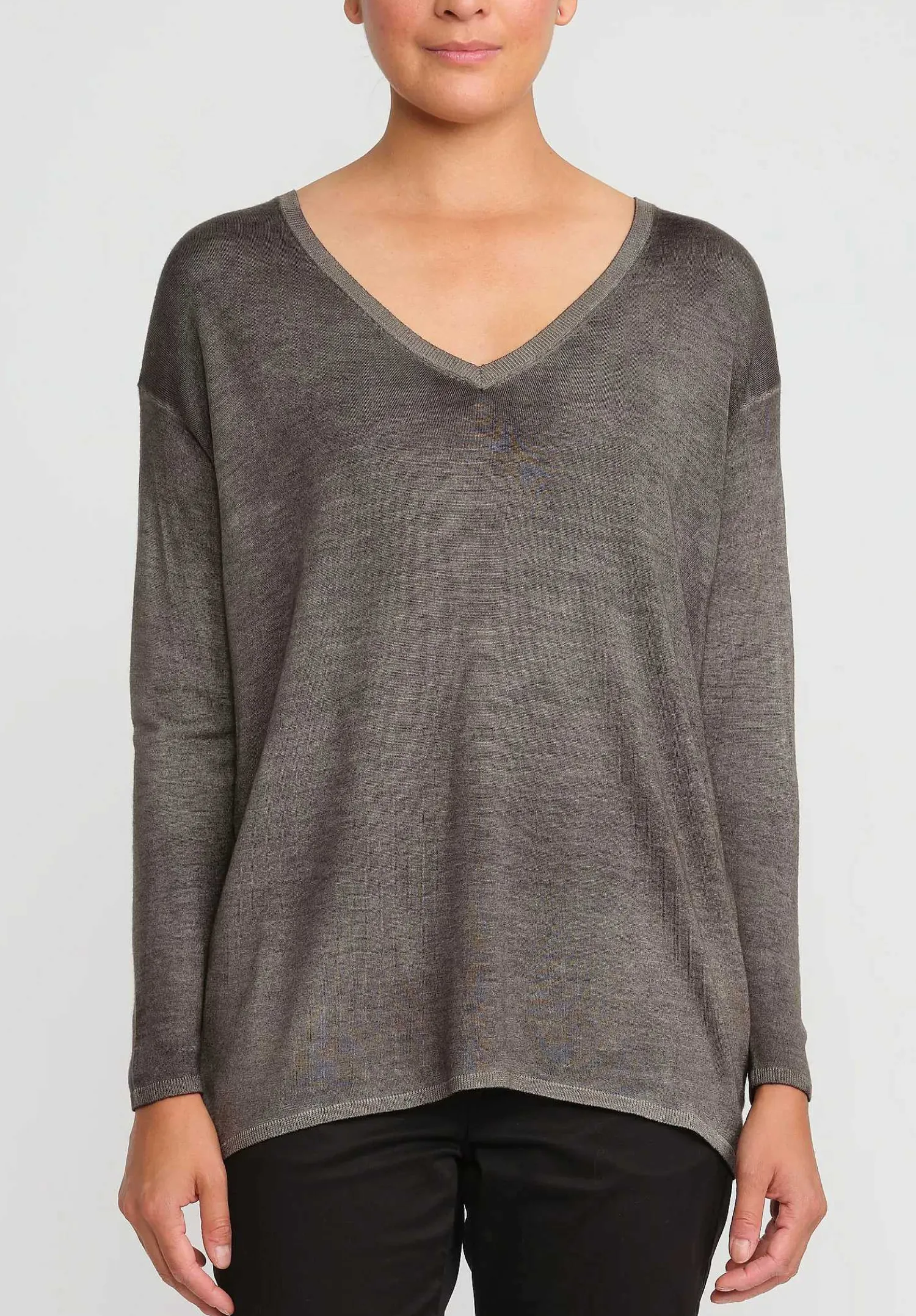 Avant Toi Hand-Painted Cashmere & Silk V-Neck Sweater In Nero Mushroom Grey