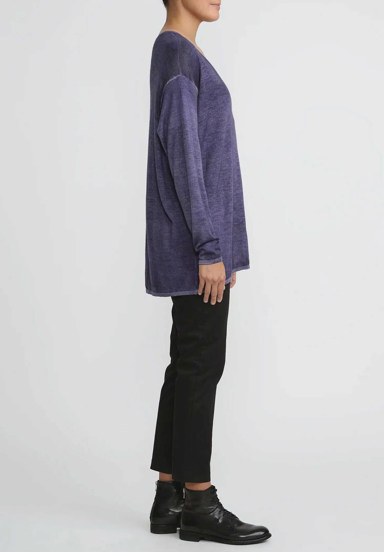 Avant Toi Hand-Painted Cashmere & Silk V-Neck Sweater In Nero Prune Purple