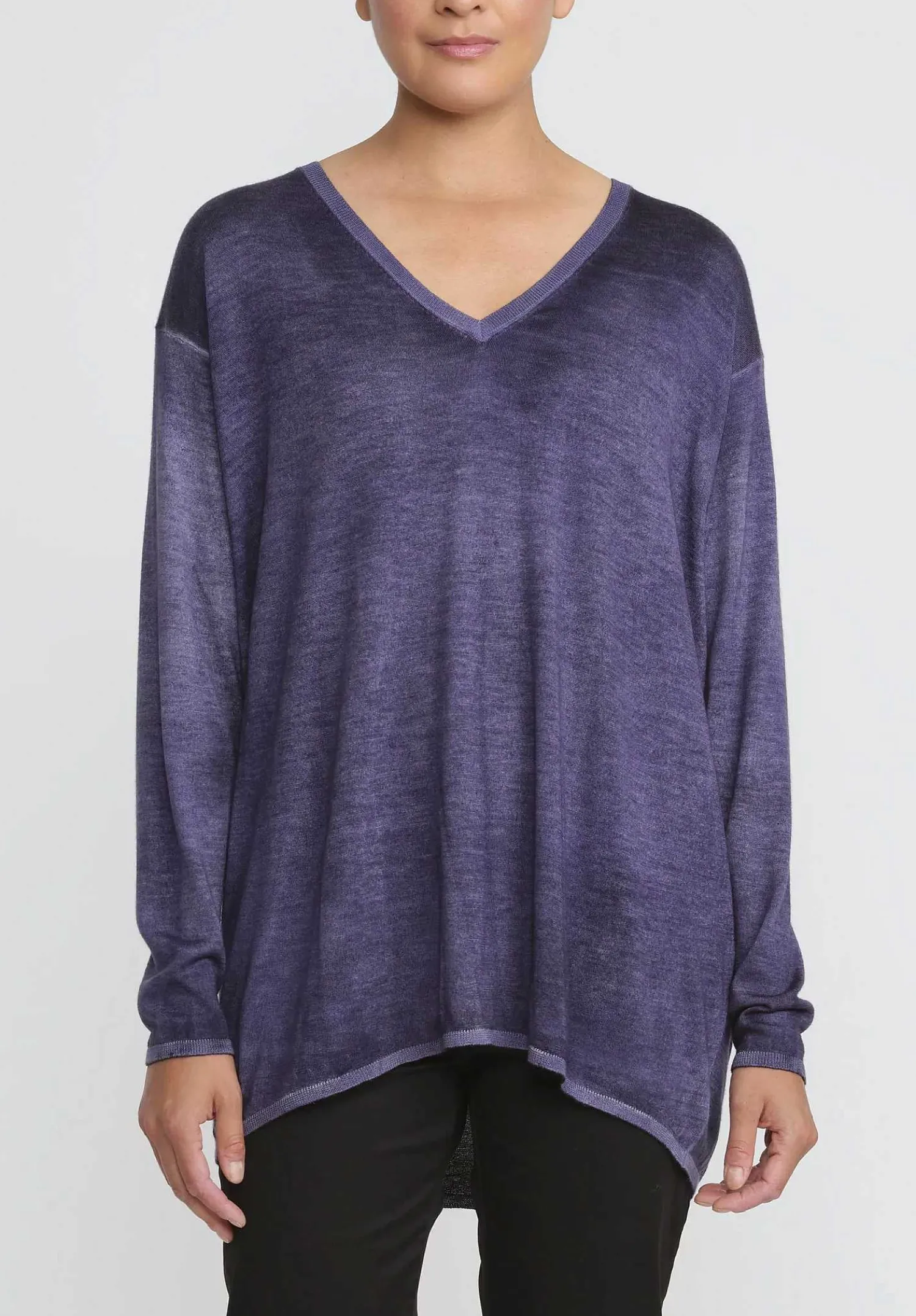 Avant Toi Hand-Painted Cashmere & Silk V-Neck Sweater In Nero Prune Purple