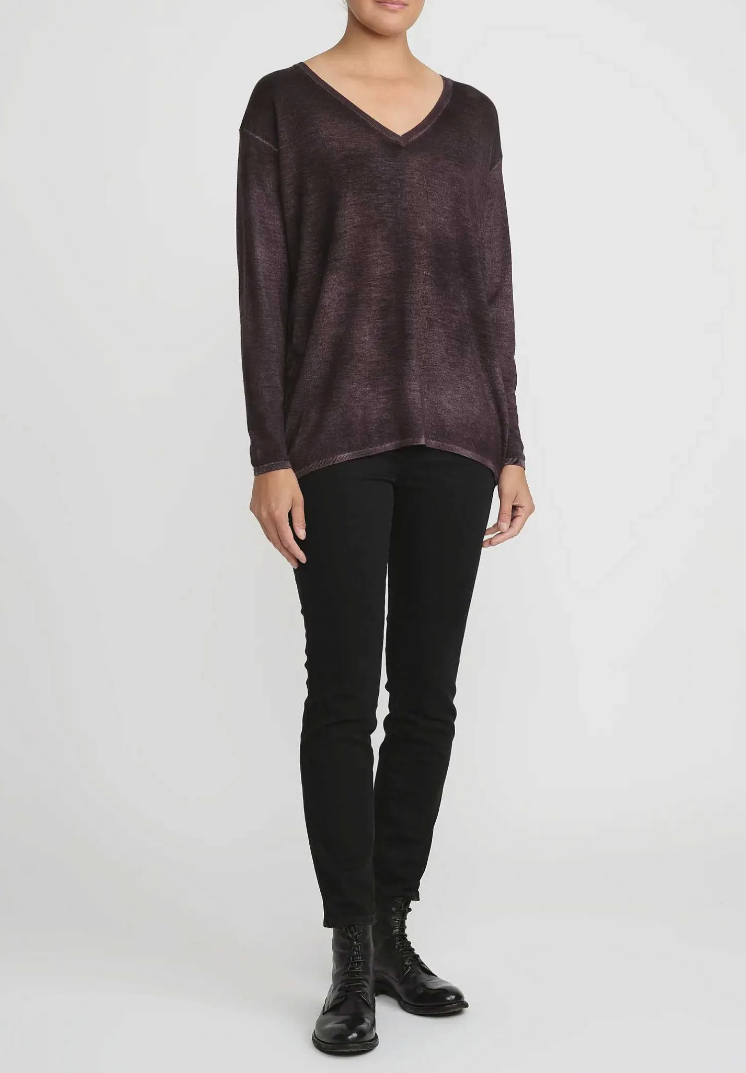 Avant Toi Hand-Painted Cashmere & Silk V-Neck Sweater In Nero Seppia Purple