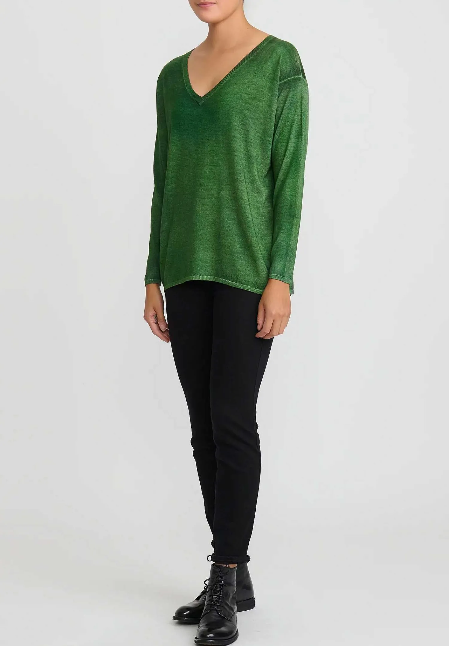 Avant Toi Hand-Painted Cashmere & Silk V-Neck Sweater In Nero Wild Green