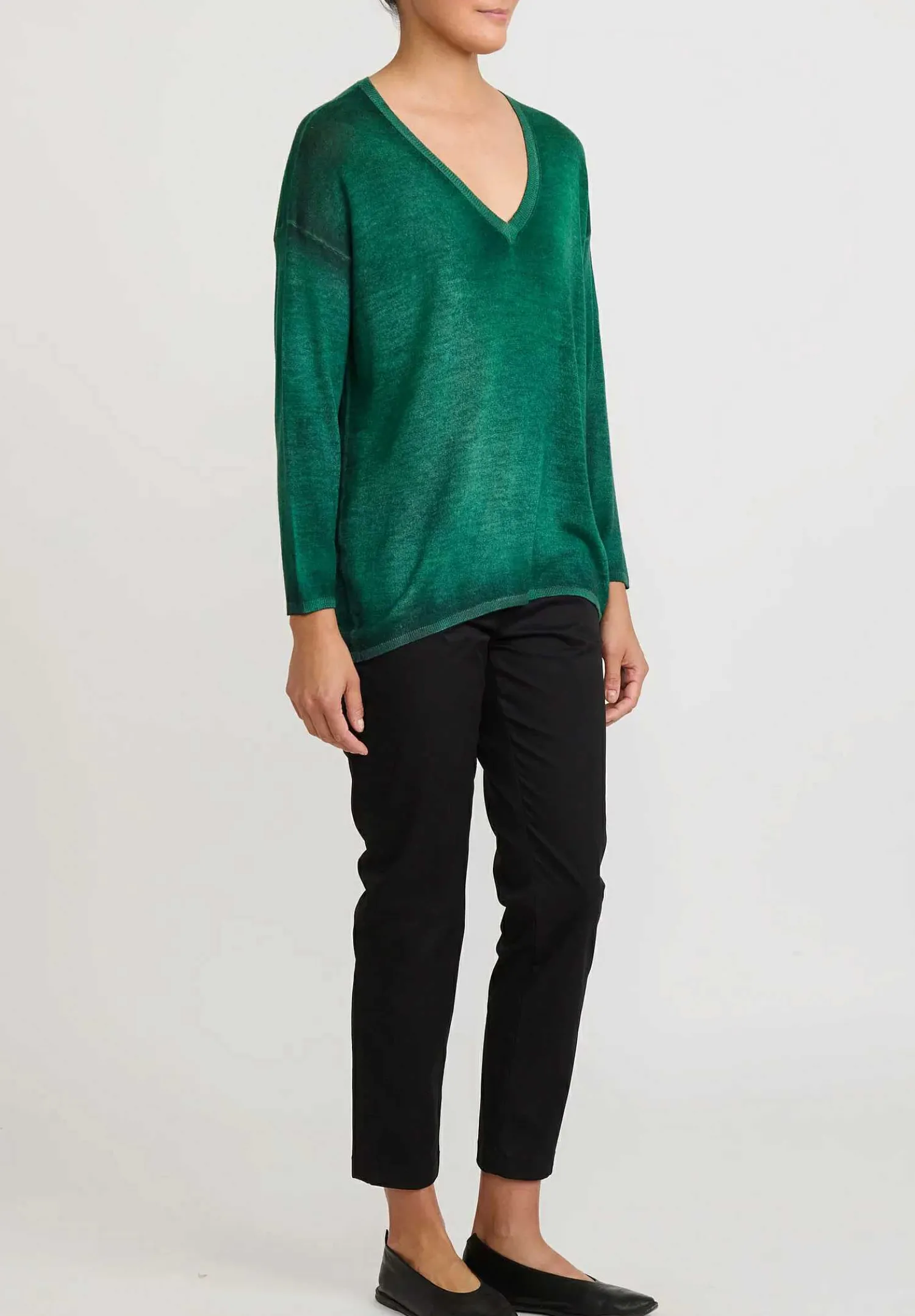 Avant Toi Hand-Painted Cashmere & Silk Maglia V-Neck Sweater In Nero Smeraldo Green