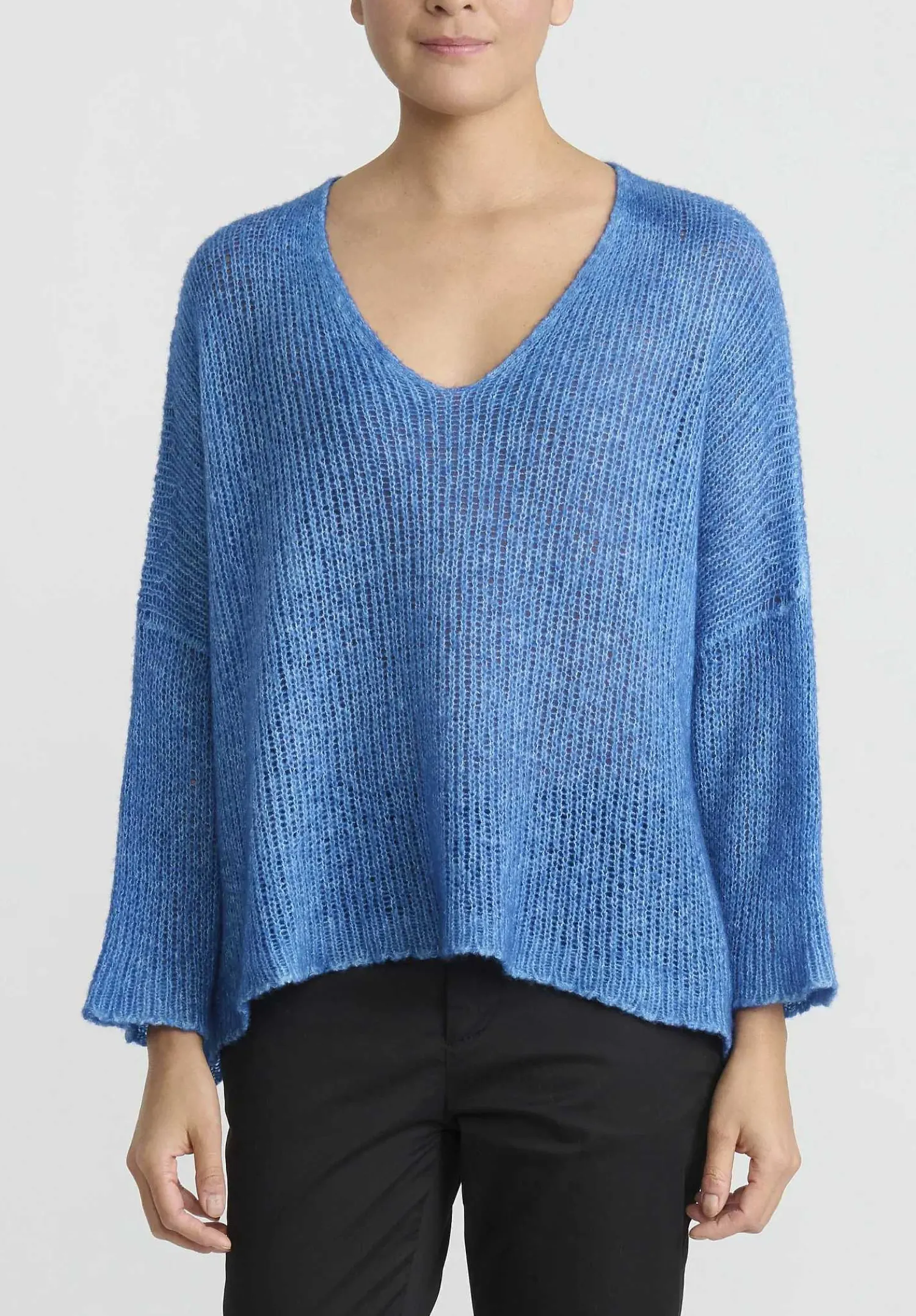 Avant Toi Hand-Painted Cashmere And Silk Loose Knit V-Neck Sweater In Genziana Blue