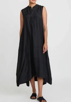 Kaval Khadi Silk And Linen Sleeveless A-Line Dress In Black