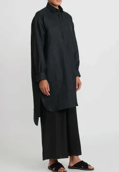 Noir Handmade Mud Linen Painter'S Blouse In Black & Blue