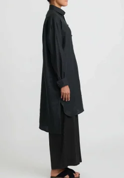 Noir Handmade Mud Linen Painter'S Blouse In Black & Blue