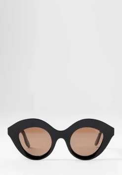 Lapima Nina Sunglasses In Black