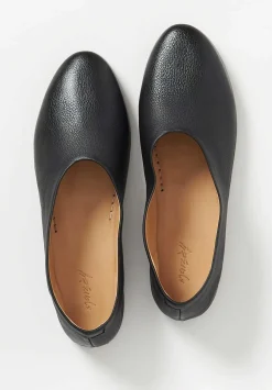Marsèll Pebbled'' Leather Coltellaccio Ballerina Flat In Nero Black