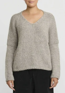 Album di Famiglia Serie Numerata Hand-Knit V-Neck Sweater In Grey